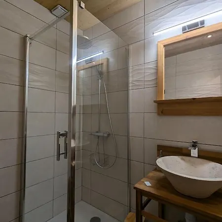 Des Belles Roches, 14 Pers, Garden, Sauna * La Bresse