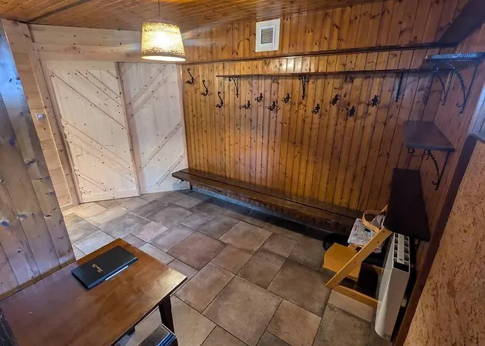 Des Belles Roches, 14 Pers, Garden, Sauna 샬레 라브레세