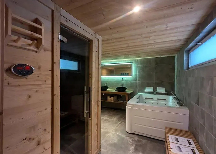 Des Belles Roches, 14 Pers, Garden, Sauna 샬레 라브레세