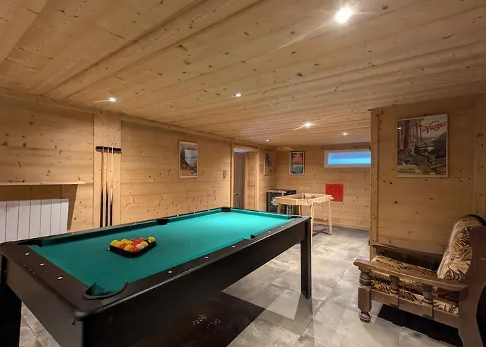 Des Belles Roches, 14 Pers, Garden, Sauna 라브레세