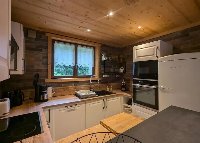 Des Belles Roches, 14 Pers, Garden, Sauna * 라브레세